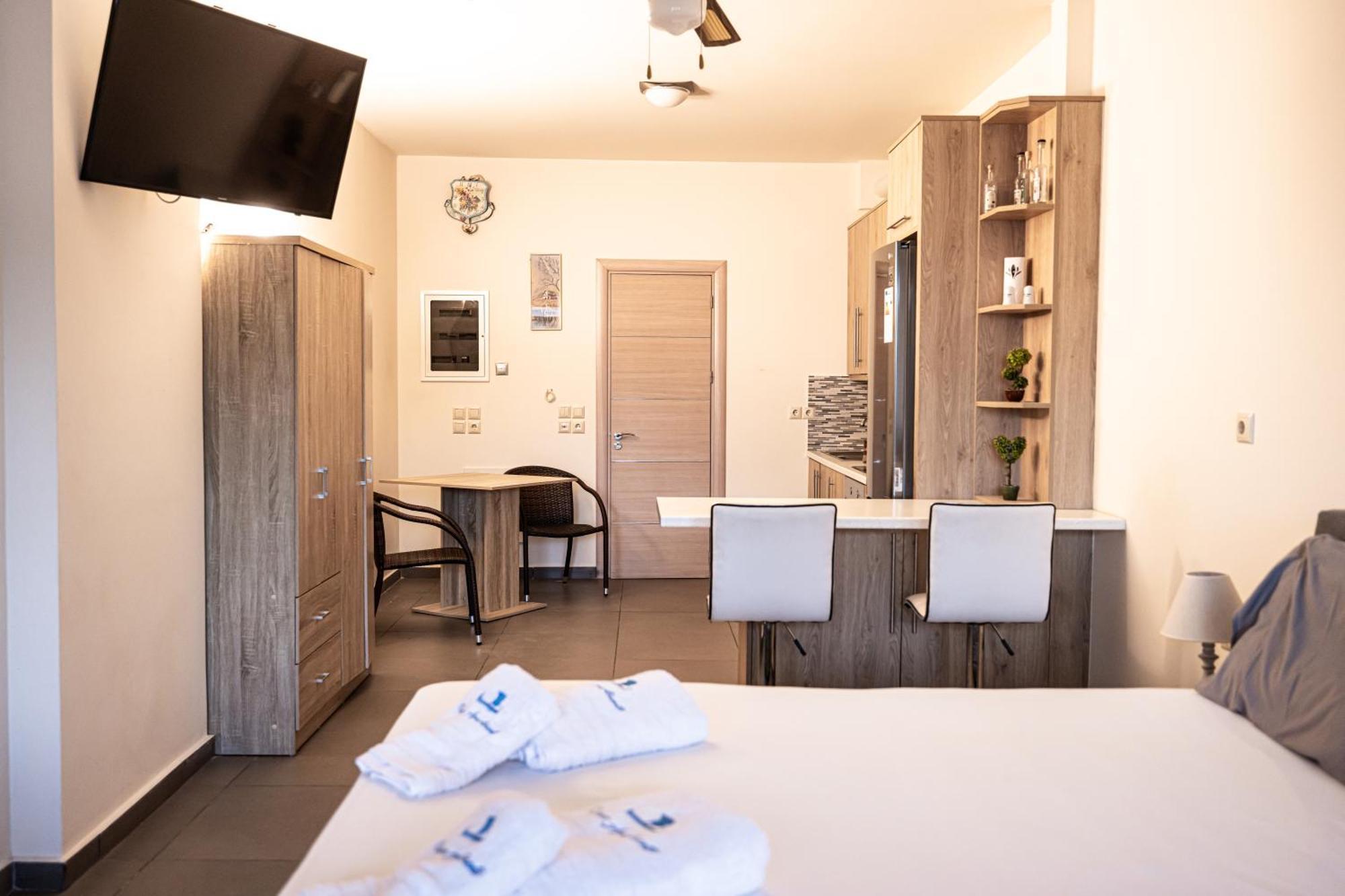 Filippos Apartments Amarynthos Ngoại thất bức ảnh